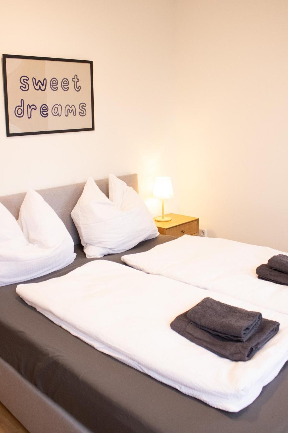 Central Business Apartment Франкфурт на Майн Екстериор снимка
